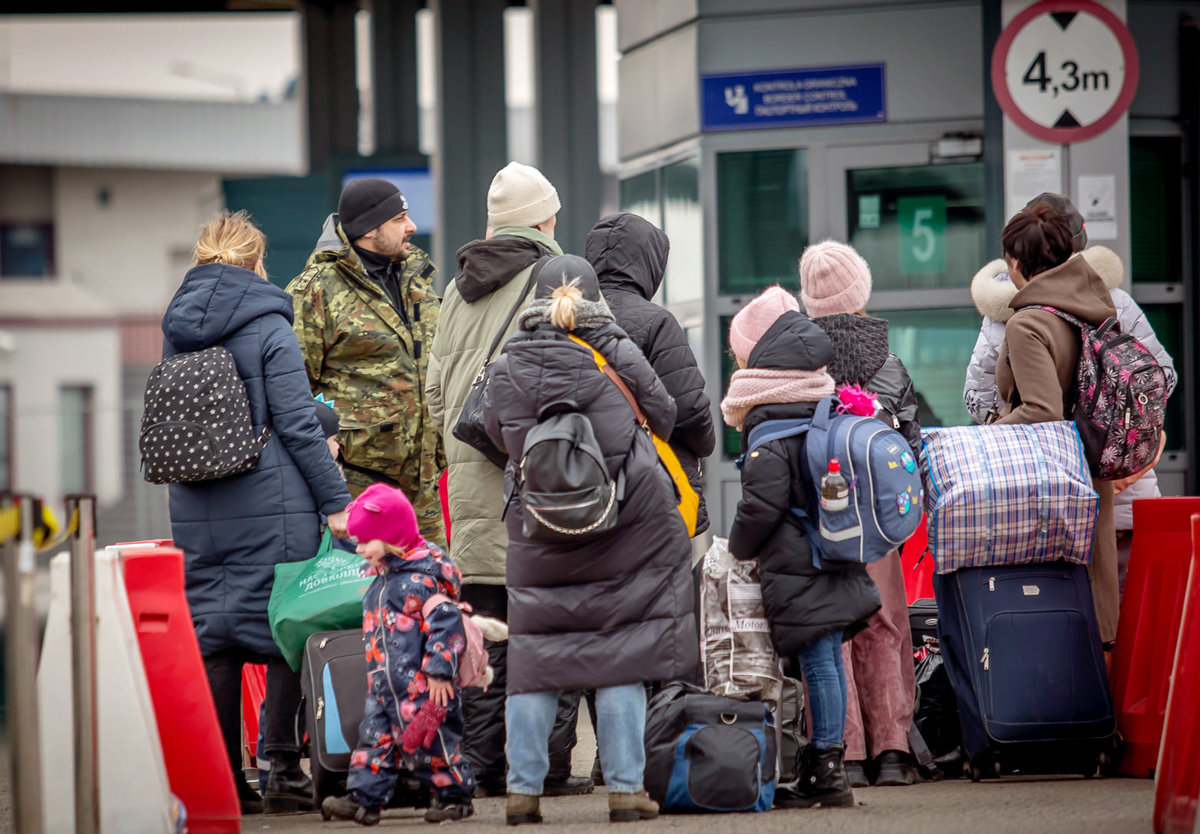Переселенцам из Украины снизят помощь в Польше
